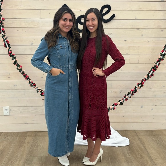 Dainty Jewells Dress - Picture 4 of 4